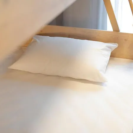 Ancient Agora Living Daire